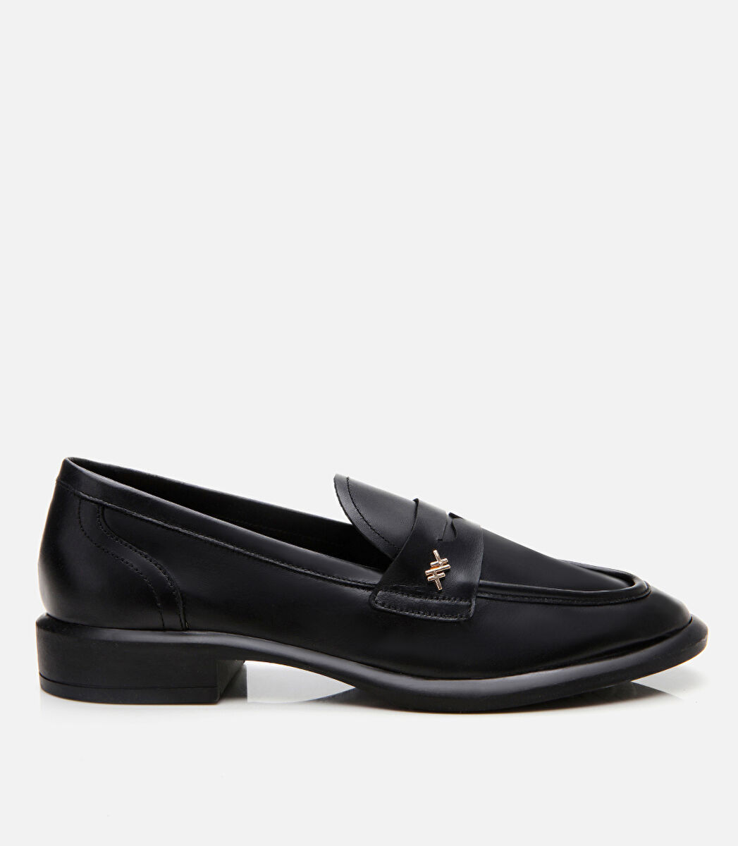 Kadın Deri Siyah Esnek Tabanlı Klasik Loafer