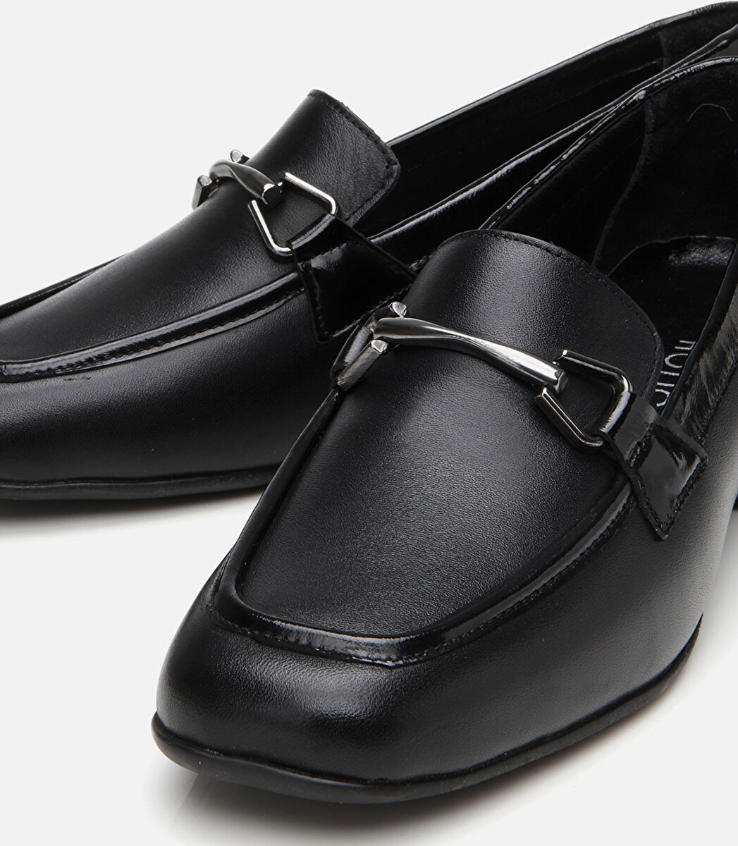 Kadın Deri Siyah Tokalı Loafer