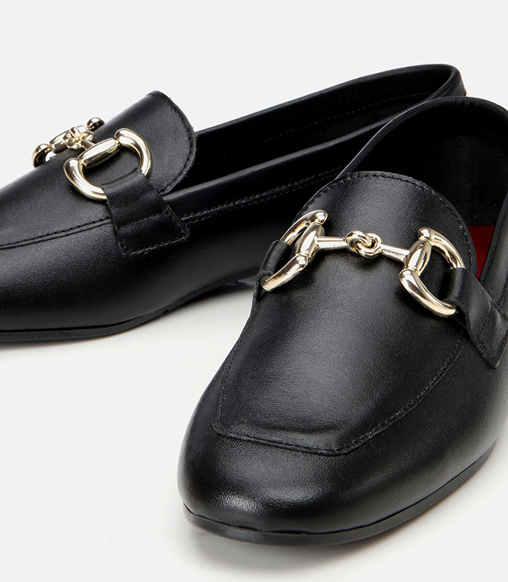 Kadın Deri Siyah Tokalı Klasik Loafer