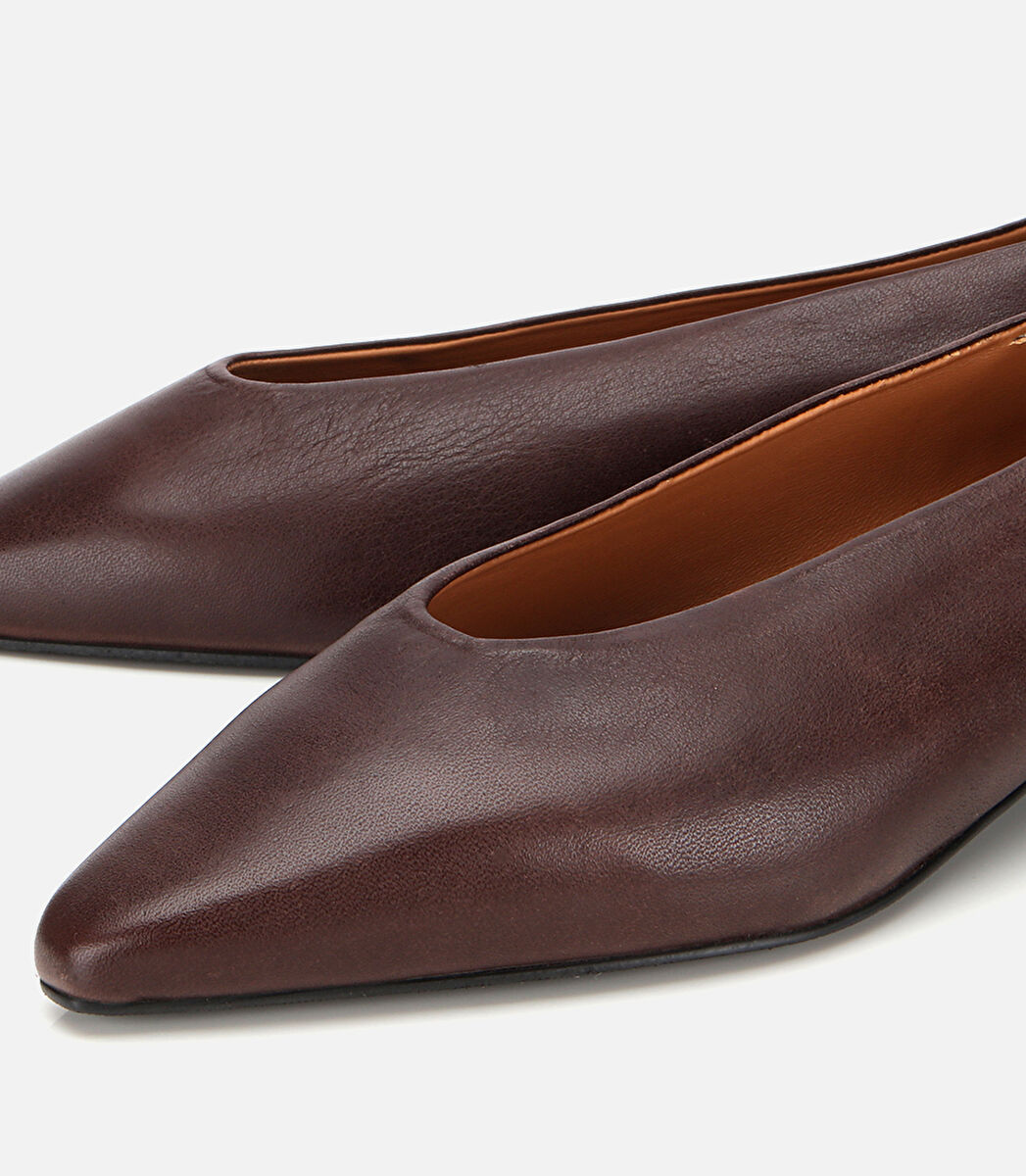 Kadın Deri Acı Kahverengi Sivri Burunlu Babet