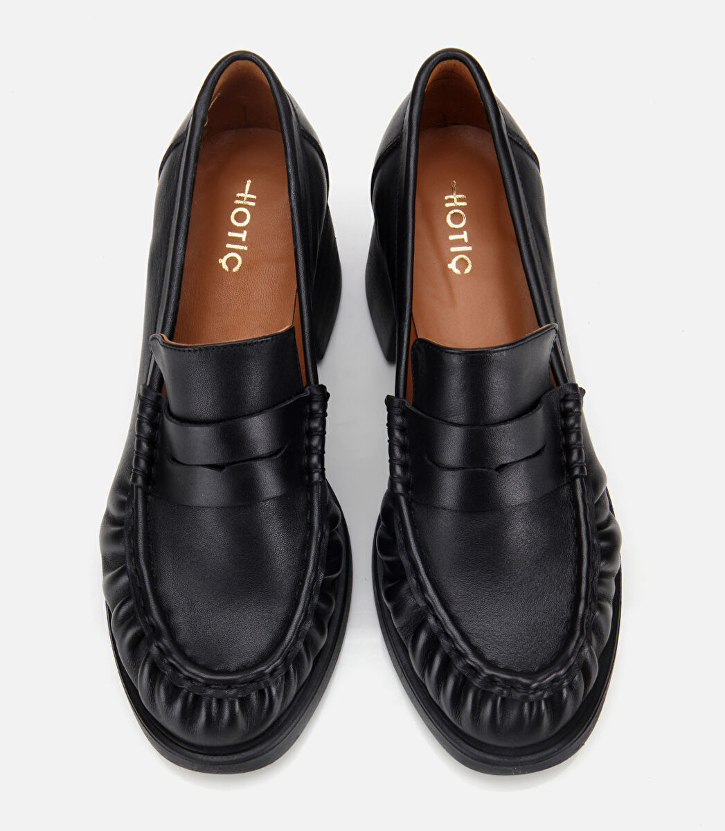 Kadın Deri Siyah Büzgülü  Kalın Tabanlı Klasik Loafer
