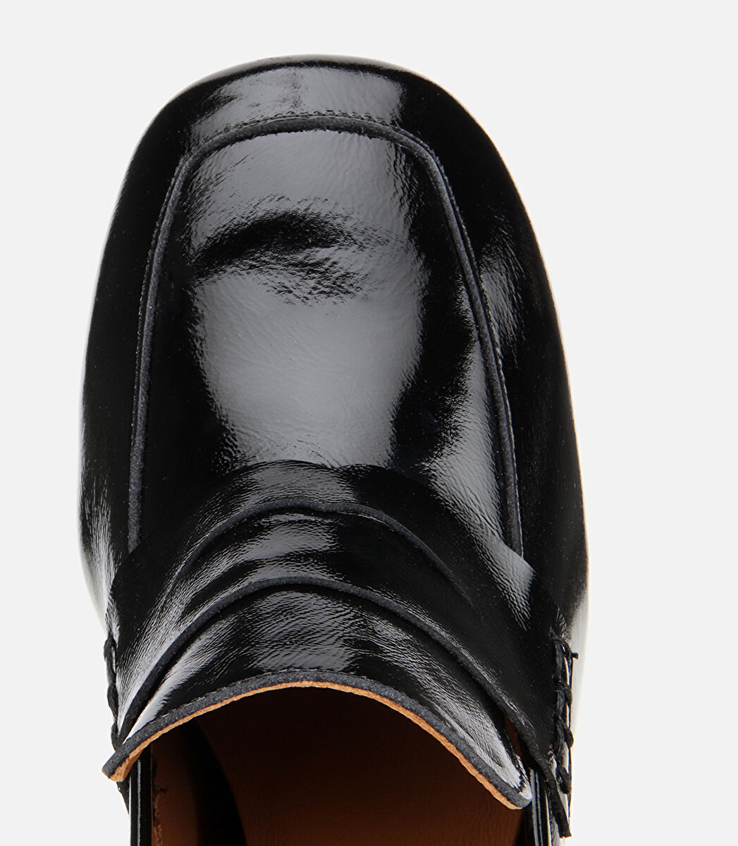 Kadın Rugan Deri Siyah Topuklu Klasik Loafer