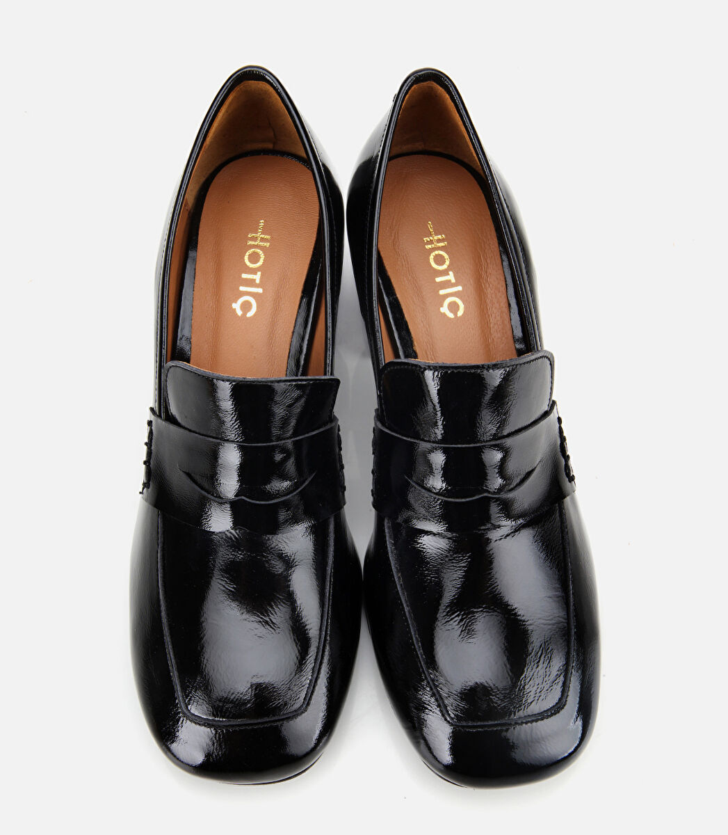 Kadın Rugan Deri Siyah Topuklu Klasik Loafer