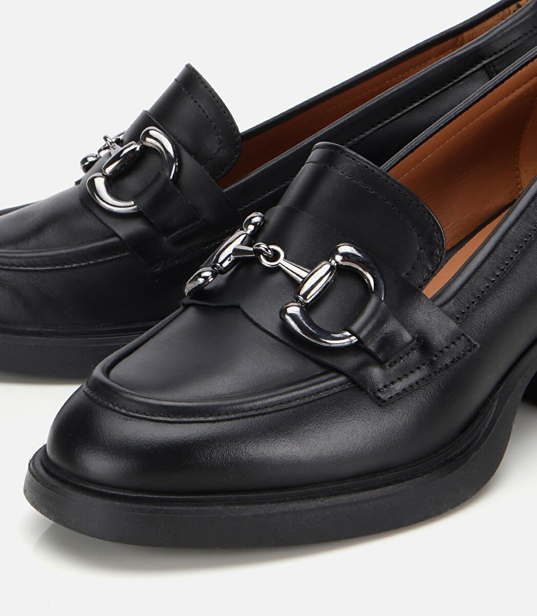 Kadın Deri Siyah Tokalı Yüksek Topuklu Klasik Loafer