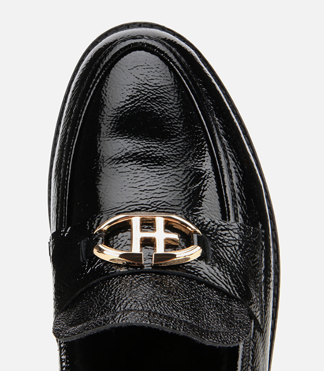 Kadın Rugan Deri Siyah Tokalı Klasik Loafer
