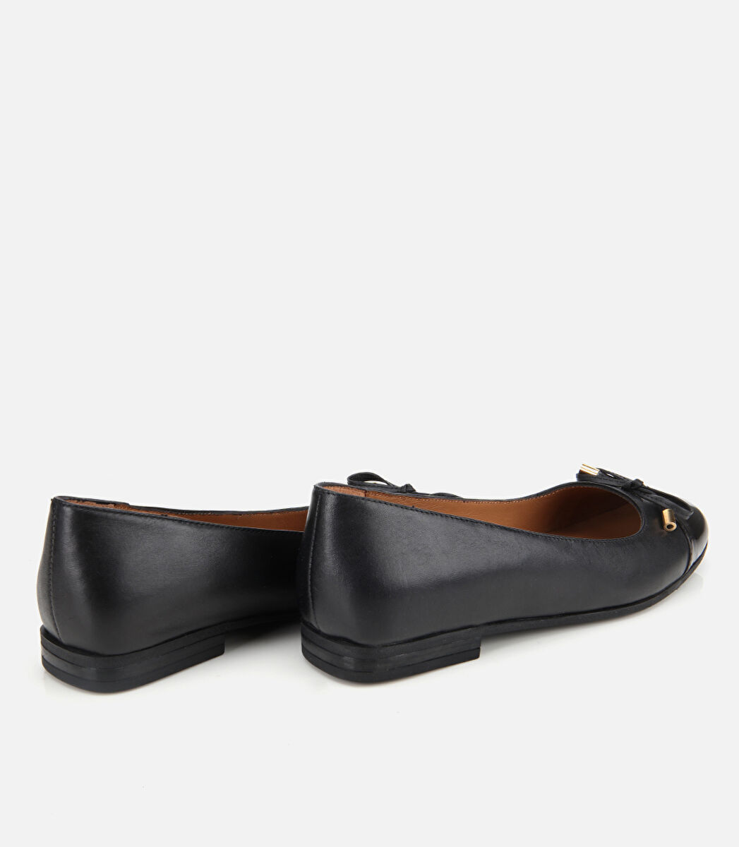 Kadın Rugan Deri Siyah Fiyonk Detaylı Babet