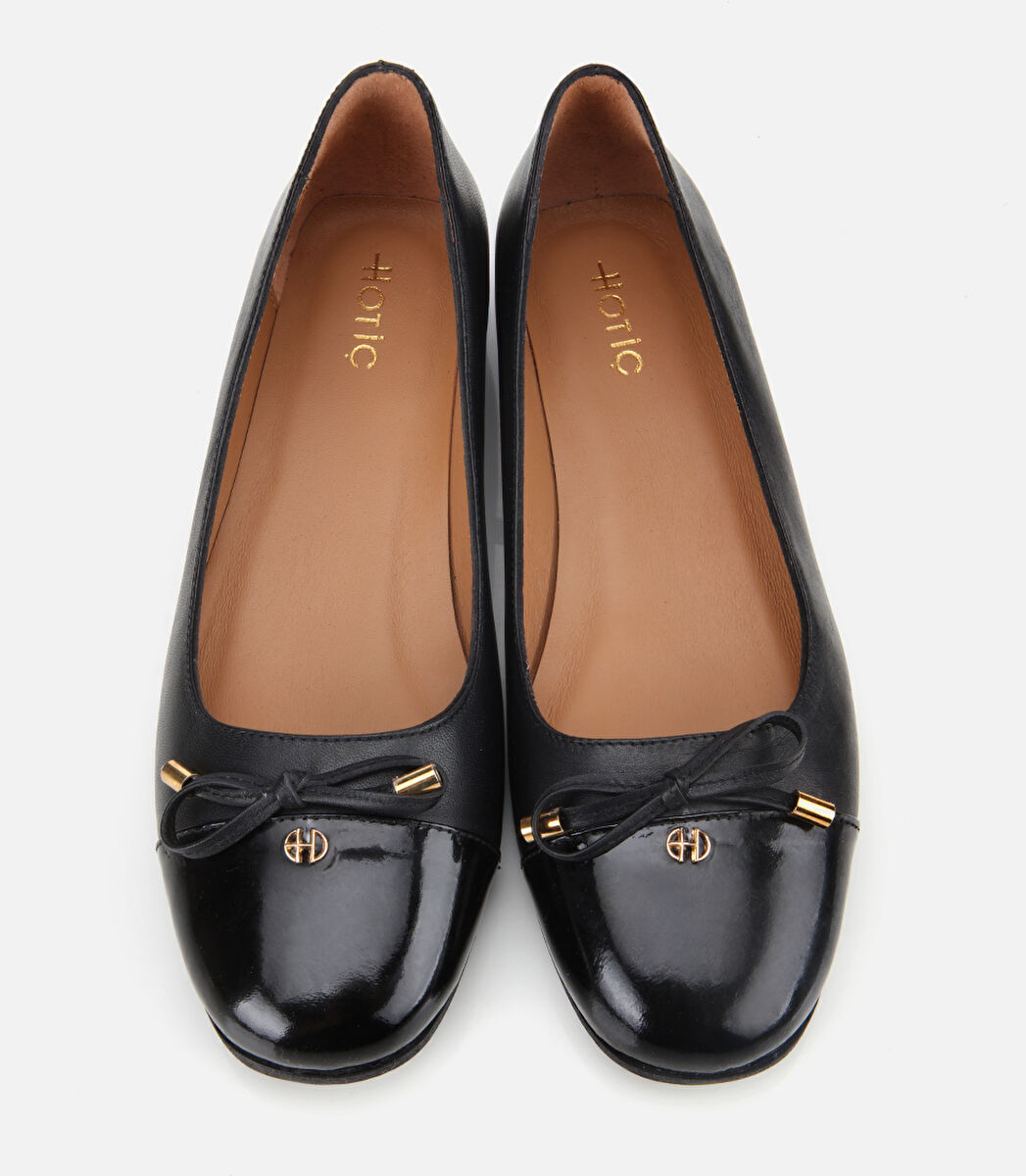 Kadın Rugan Deri Siyah Fiyonk Detaylı Babet