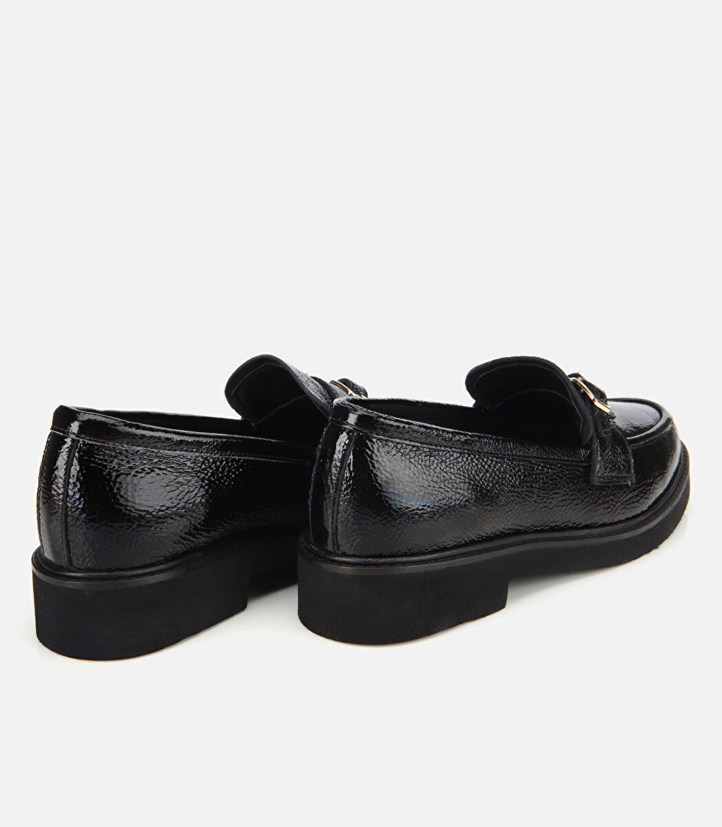 Kadın Rugan Deri Siyah Tokalı Klasik Loafer