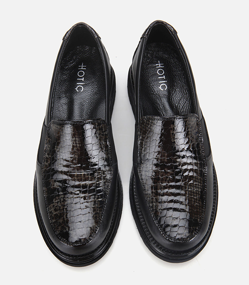 Kadın Deri Siyah Yılan Baskılı Dolgu Topuklu Günlük Loafer