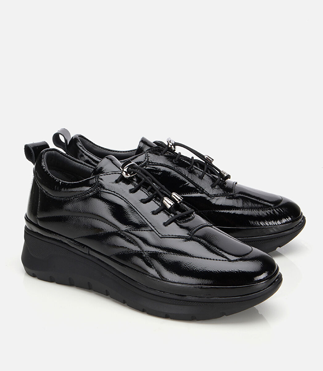 Kadın Rugan Deri Siyah Dolgu Topuklu Spor Ayakkabı