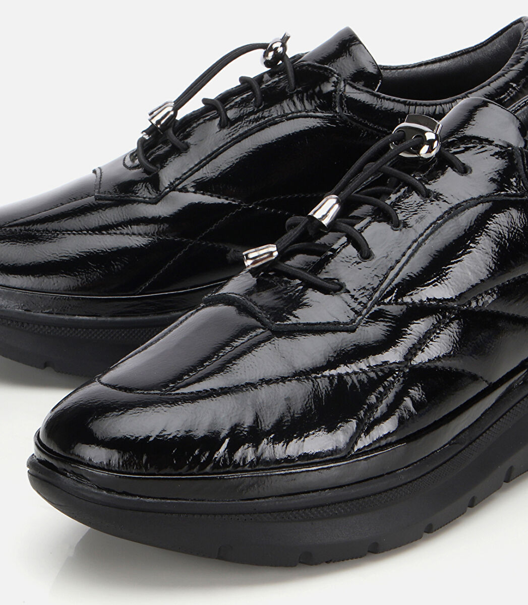 Kadın Rugan Deri Siyah Dolgu Topuklu Spor Ayakkabı