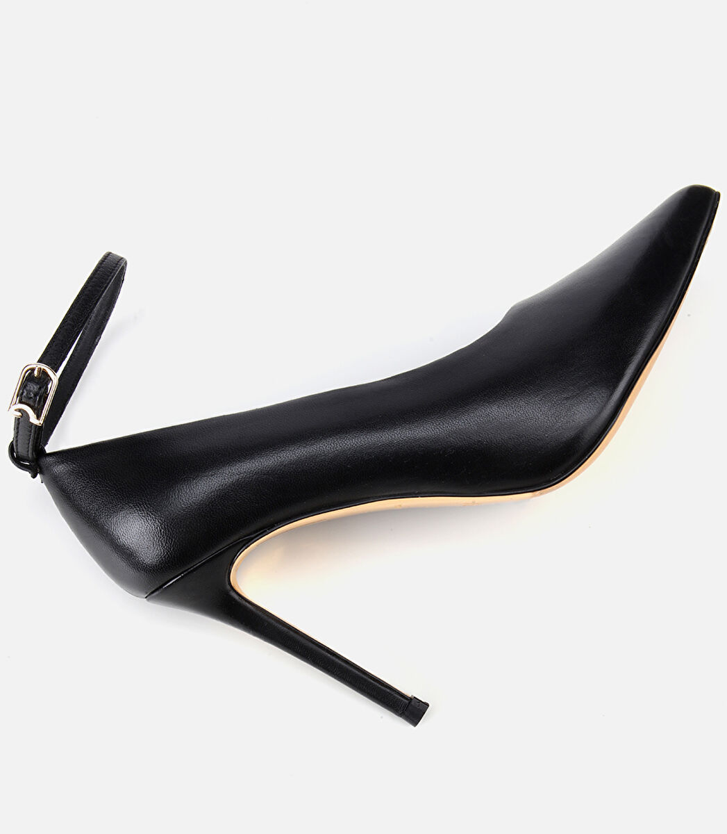 Kadın Deri Siyah Bilekten Bağlamalı Gold Detaylı Yüksek Topuklu Stiletto
