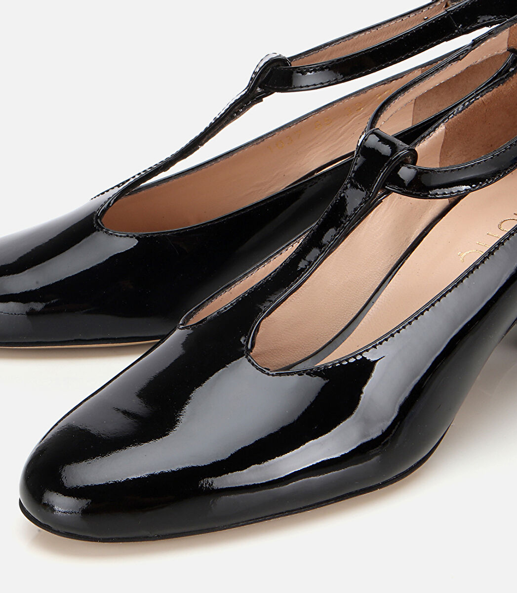 Kadın Rugan Deri Siyah Blok Topuk Detaylı Topuklu Ayakkabı