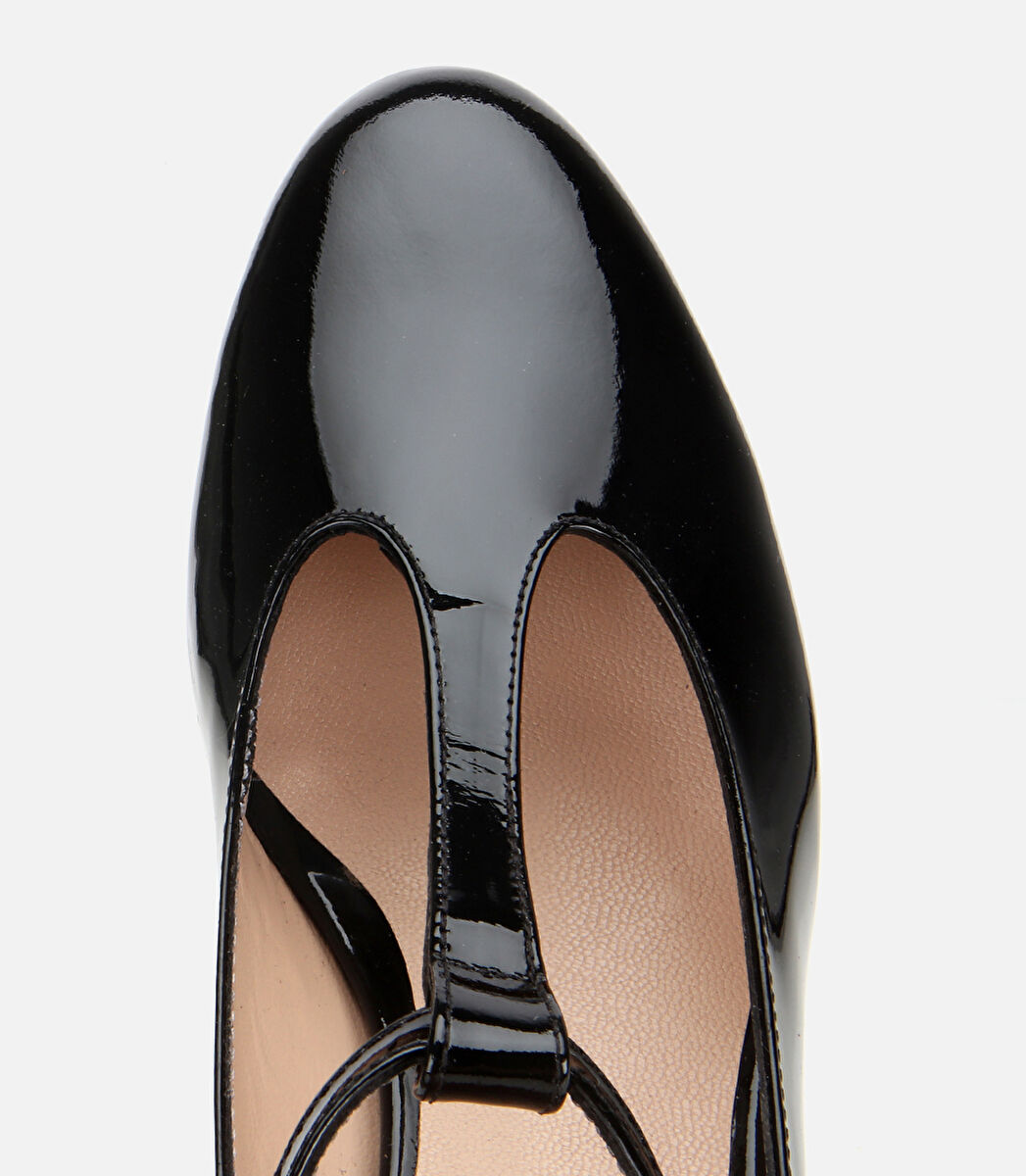 Kadın Rugan Deri Siyah Blok Topuk Detaylı Topuklu Ayakkabı