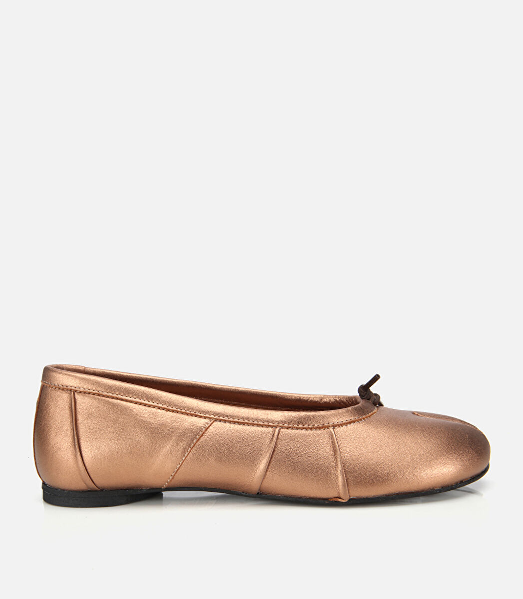Kadın Deri Bronz Ön Detaylı Babet