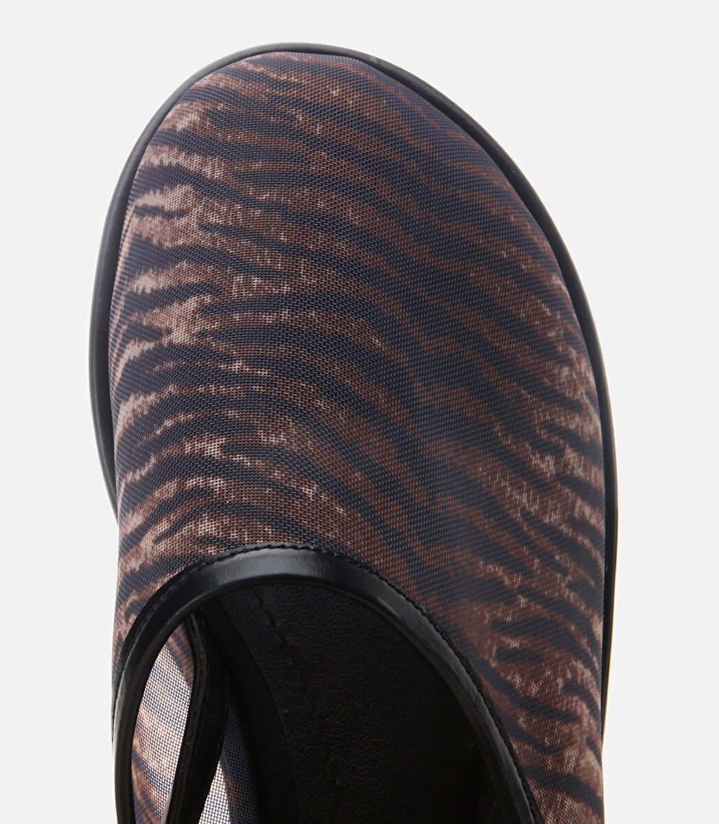 Kadın Siyah Zebra Desenli Düz Sandalet