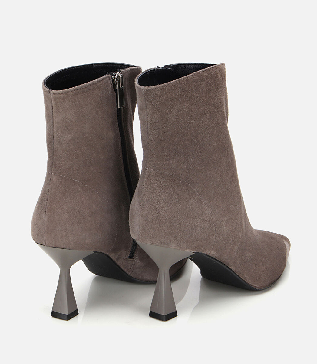 Kadın Süet Deri Vizon Dikiş Detaylı Sivri  Kısa Topuklu Bot