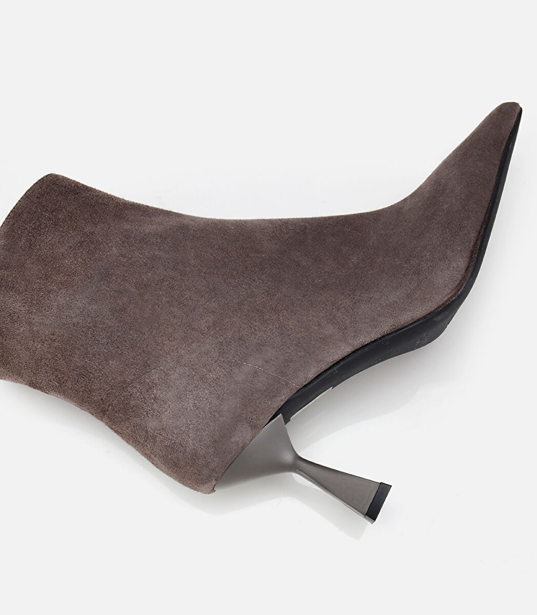 Kadın Süet Deri Vizon Dikiş Detaylı Sivri  Kısa Topuklu Bot