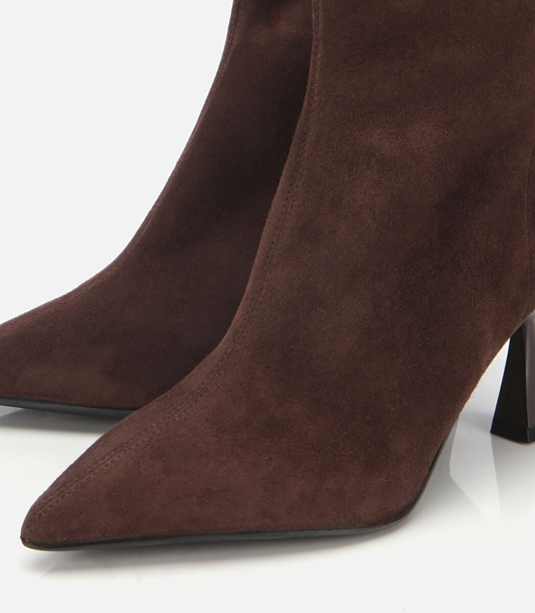 Kadın Süet Deri Kahverengi Dikiş Detaylı Sivri  Kısa Topuklu Bot