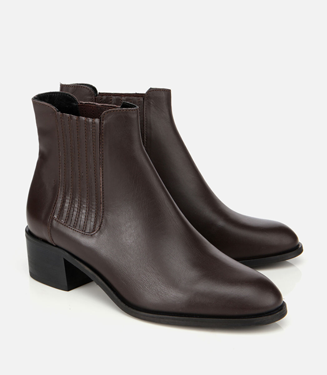 Kadın Deri Kahverengi Lastik Detaylı Bilekte Düz Bot