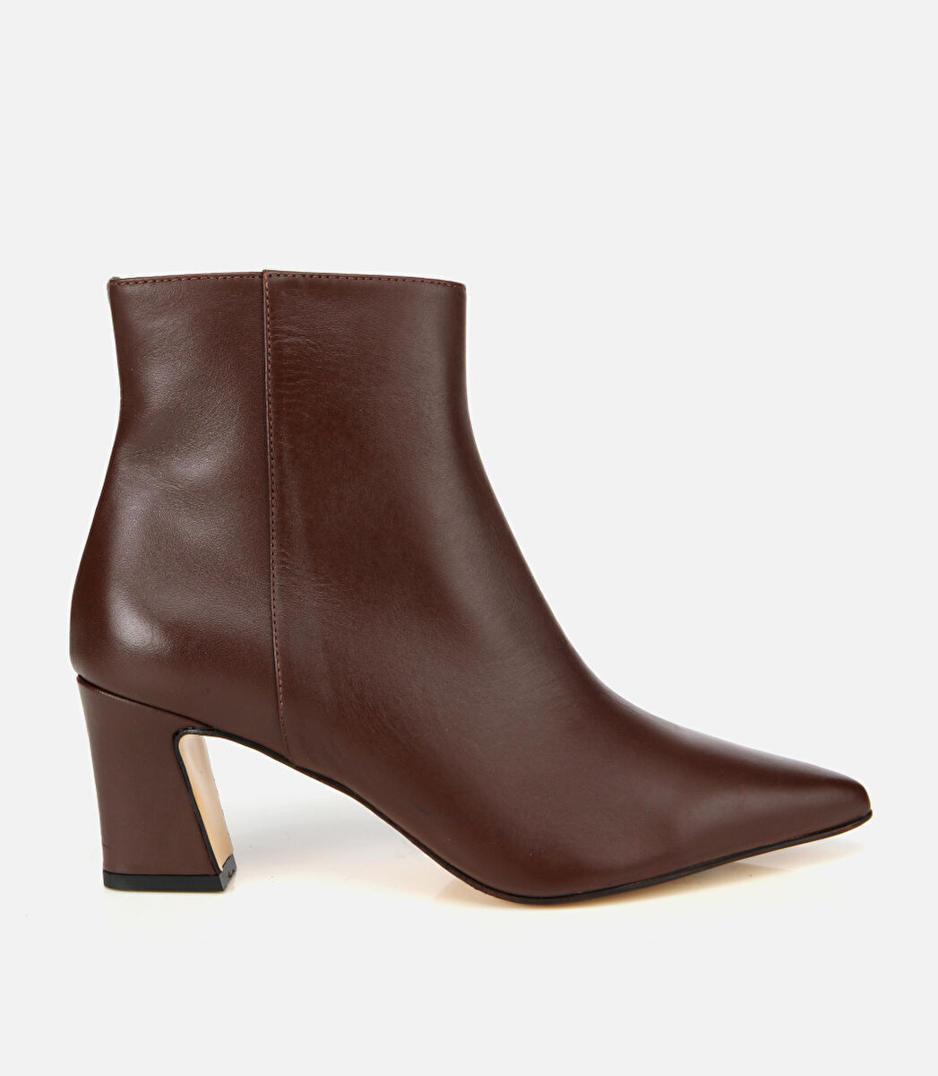 Kadın Deri Kahverengi Sivri Burunlu Bilekte Topuklu Bot