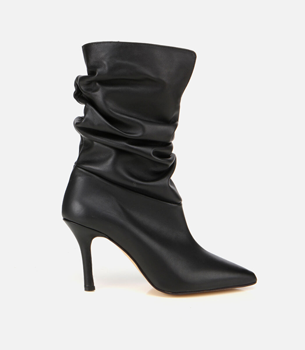 Kadın Deri Siyah Büzgülü Sivri Burunlu İnce Topuklu Bot