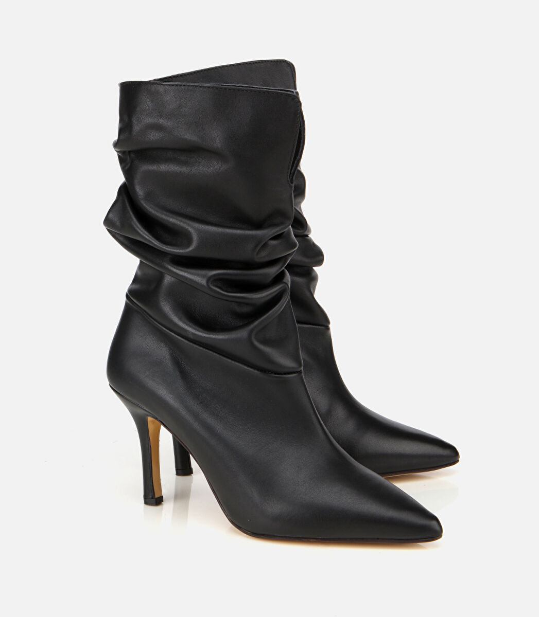 Kadın Deri Siyah Büzgülü Sivri Burunlu İnce Topuklu Bot