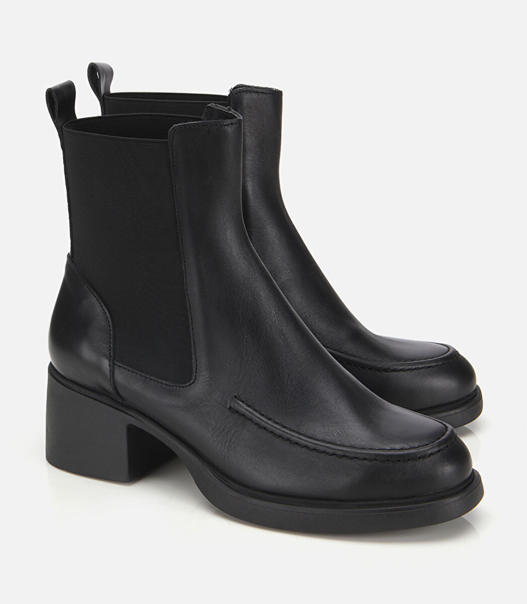 Kadın Deri Siyah Lastik Detaylı Topuklu Bot