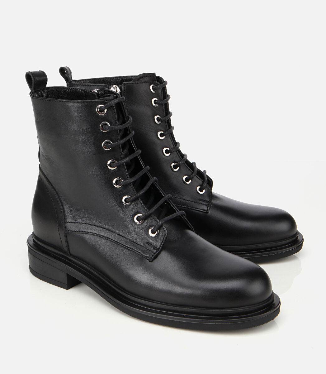 Kadın Deri Siyah Fermuarlı Postal Düz Bot 