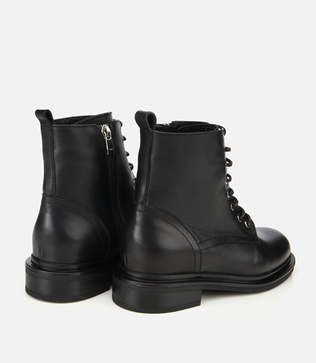 Kadın Deri Siyah Fermuarlı Postal Düz Bot 