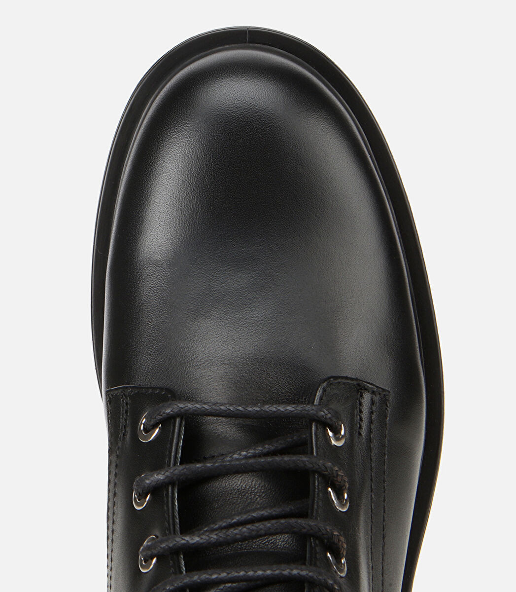 Kadın Deri Siyah Fermuarlı Postal Düz Bot 