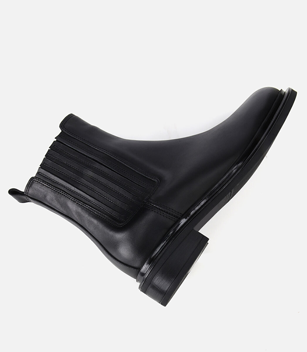 Kadın Deri Siyah Lastik Detaylı Bilekte Düz Bot