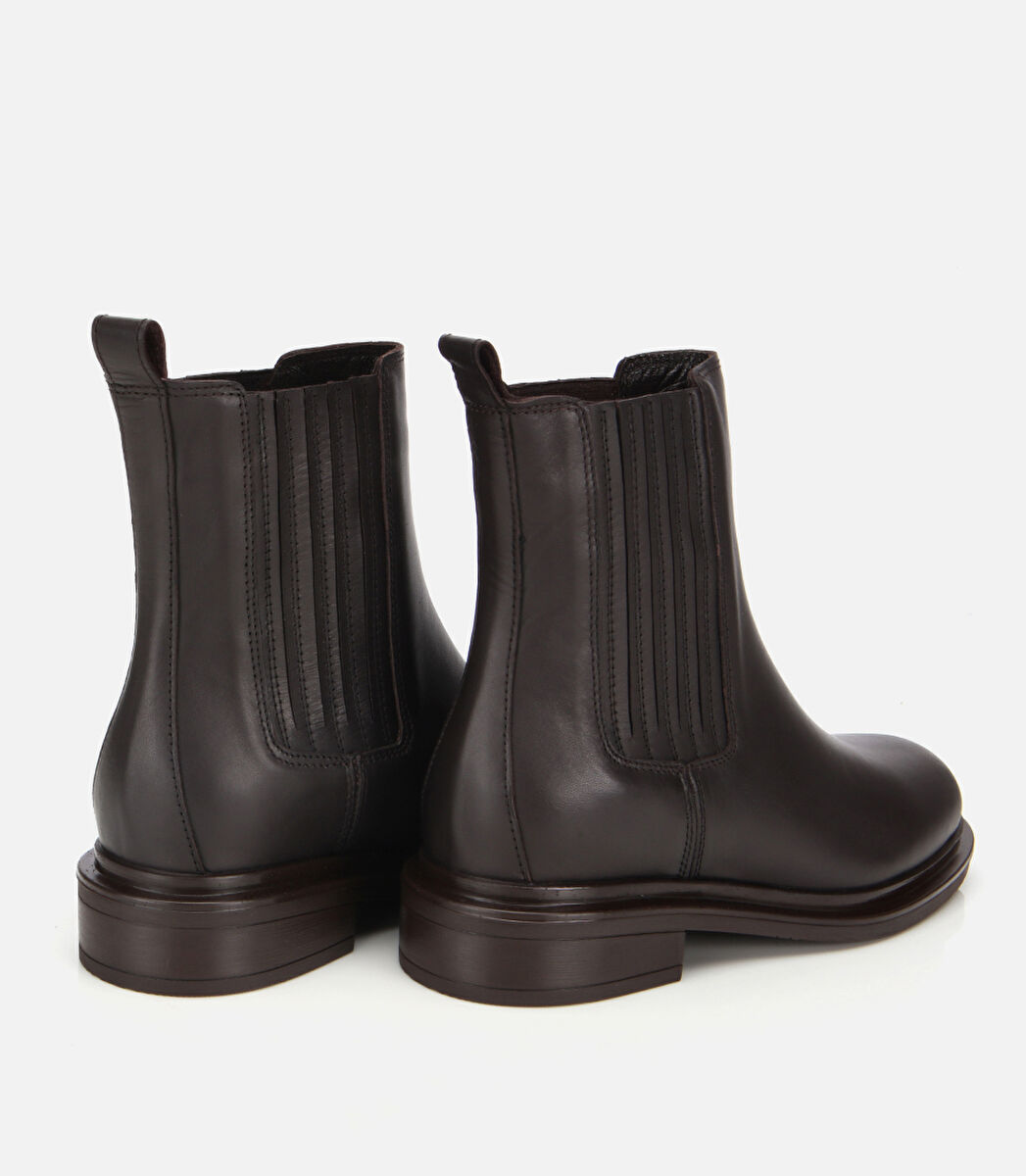 Kadın Deri Kahverengi Lastik Detaylı Bilekte Düz Bot