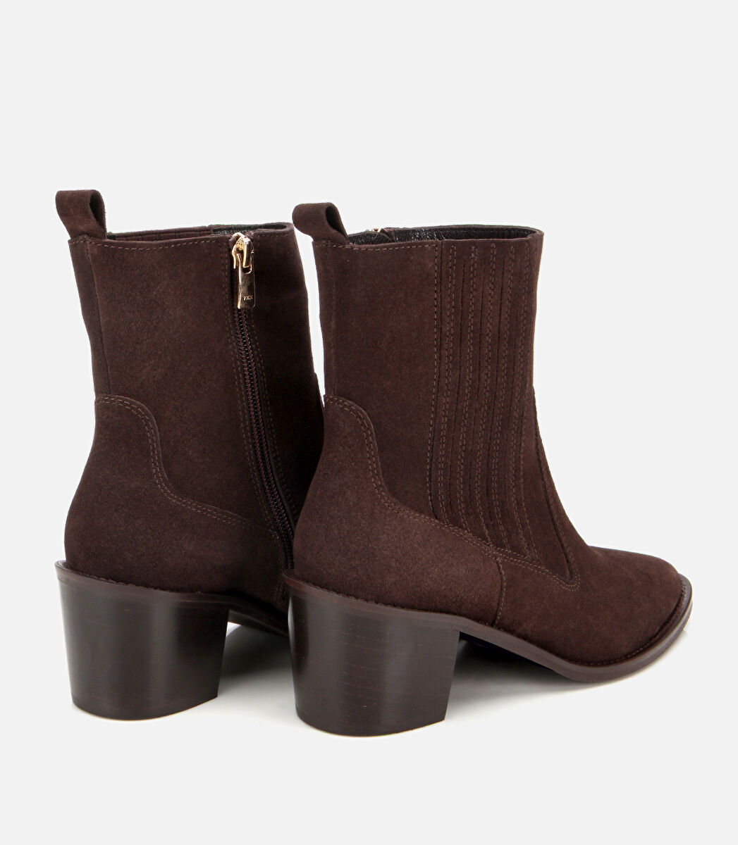 Kadın Süet Deri Kahverengi Sivri Burunlu Lastik Detaylı Topuklu Bot