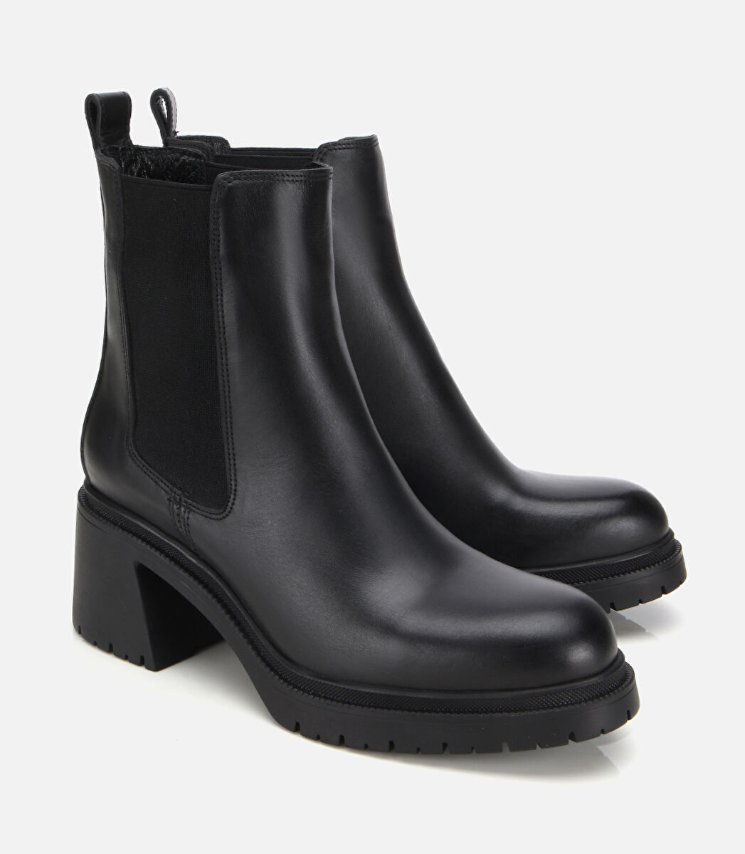 Kadın Deri Siyah Lastik Detaylı Kalın Topuklu Bot