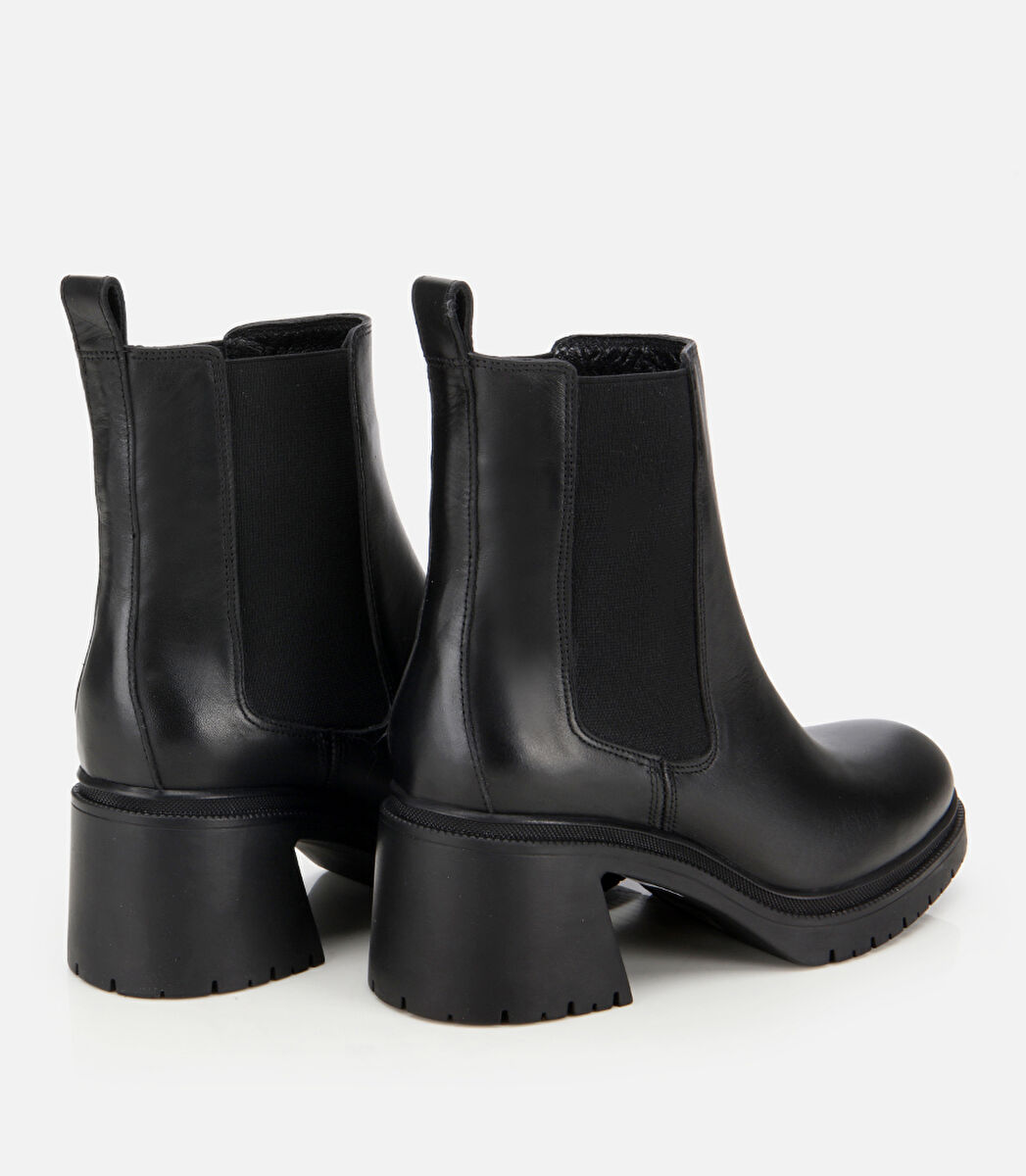 Kadın Deri Siyah Lastik Detaylı Kalın Topuklu Bot