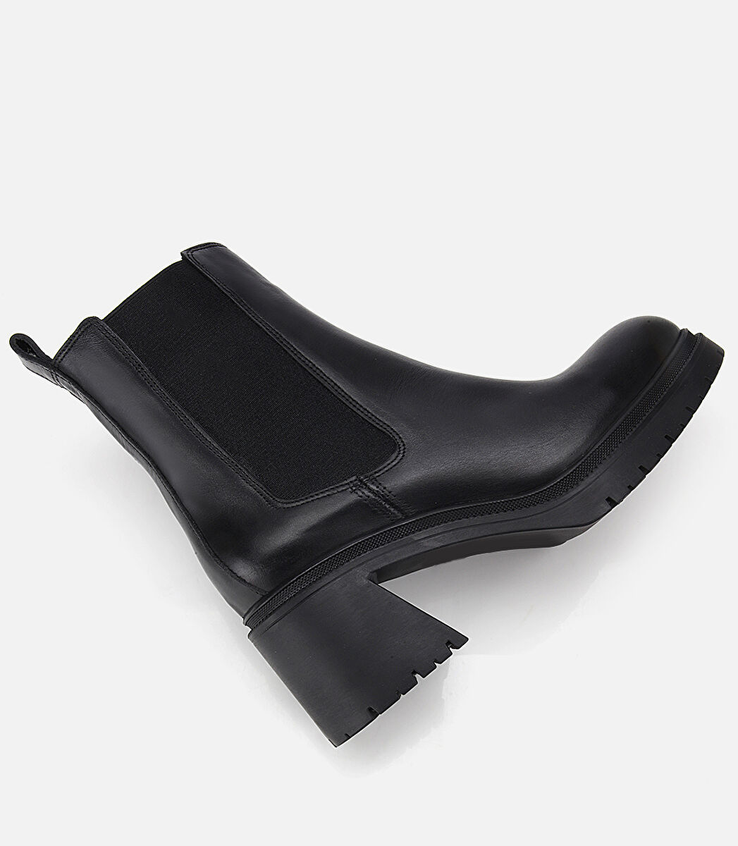 Kadın Deri Siyah Lastik Detaylı Kalın Topuklu Bot