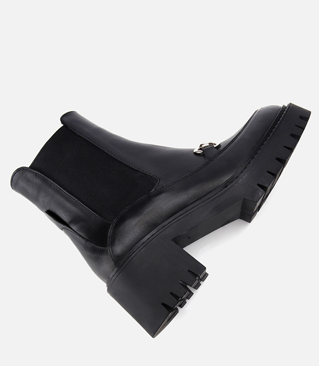 Kadın Deri Siyah Tokalı Lastik Detaylı Kalın Tabanlı Topuklu Bot