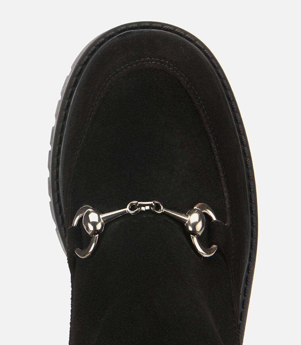 Kadın Süet Deri Siyah Tokalı Lastik Detaylı  Kalın Tabanlı Topuklu Bot