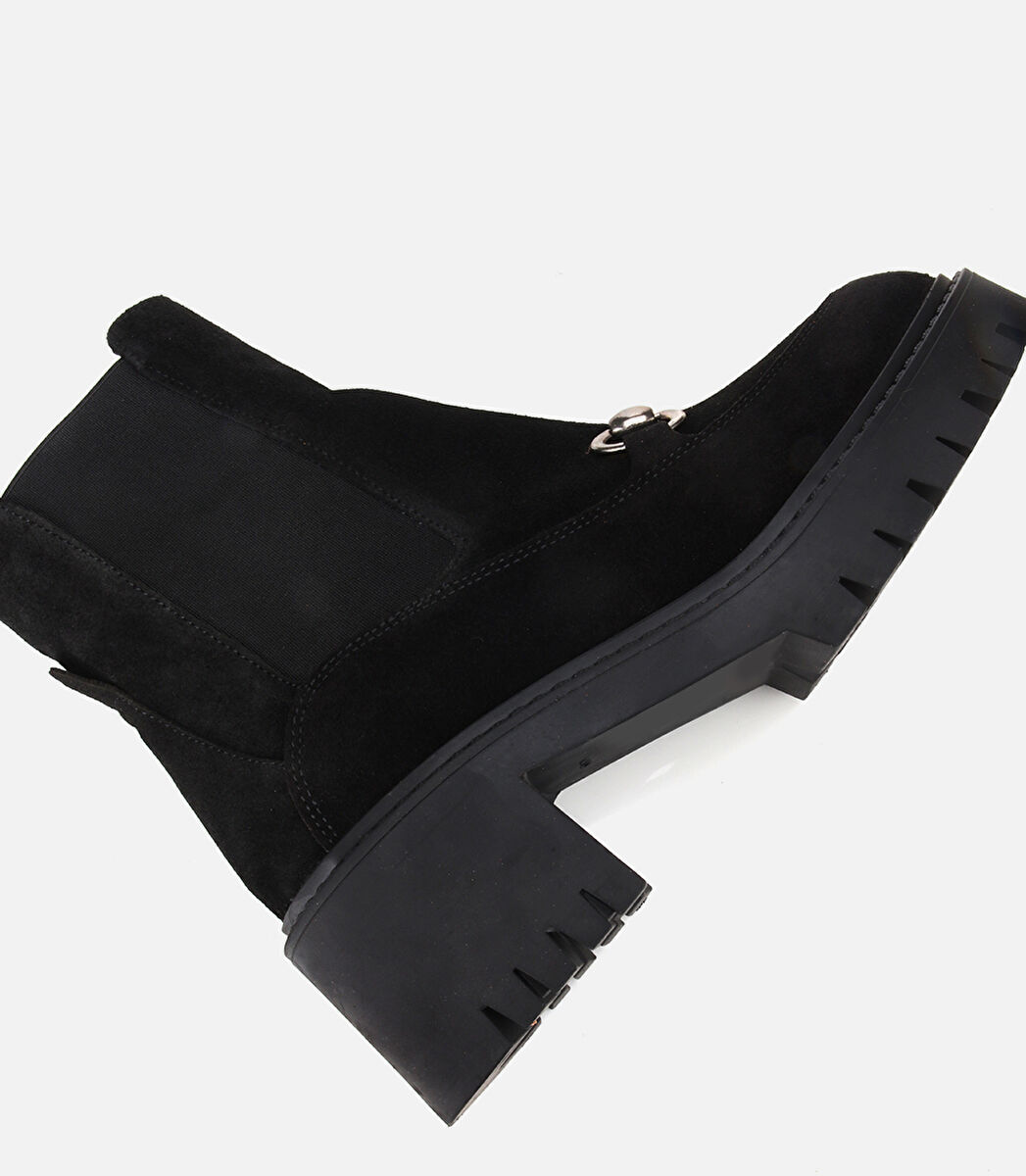 Kadın Süet Deri Siyah Tokalı Lastik Detaylı  Kalın Tabanlı Topuklu Bot