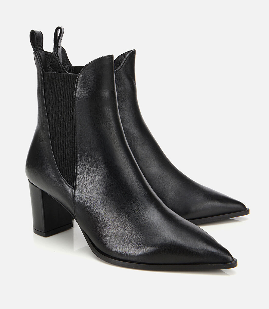 Kadın Deri Siyah Sivri Burunlu Streç Detaylı Bilekte Topuklu Bot