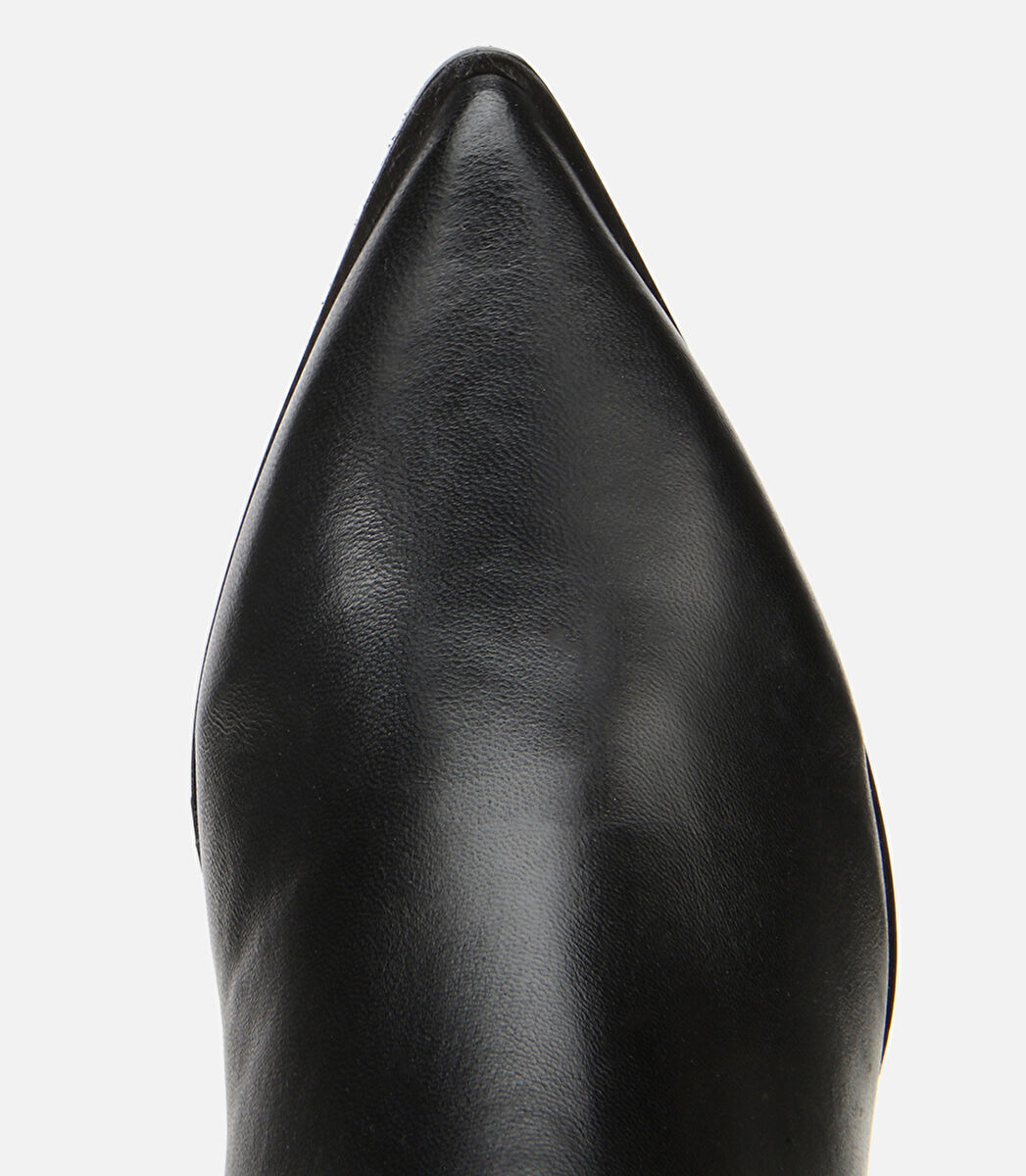 Kadın Deri Siyah Sivri Burunlu Streç Detaylı Bilekte Topuklu Bot