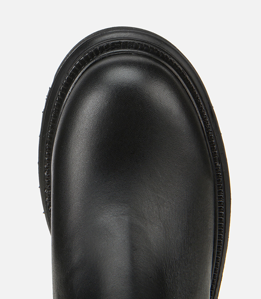 Kadın Deri Siyah Lastik Detaylı Kalın Tabanlı Düz Bot