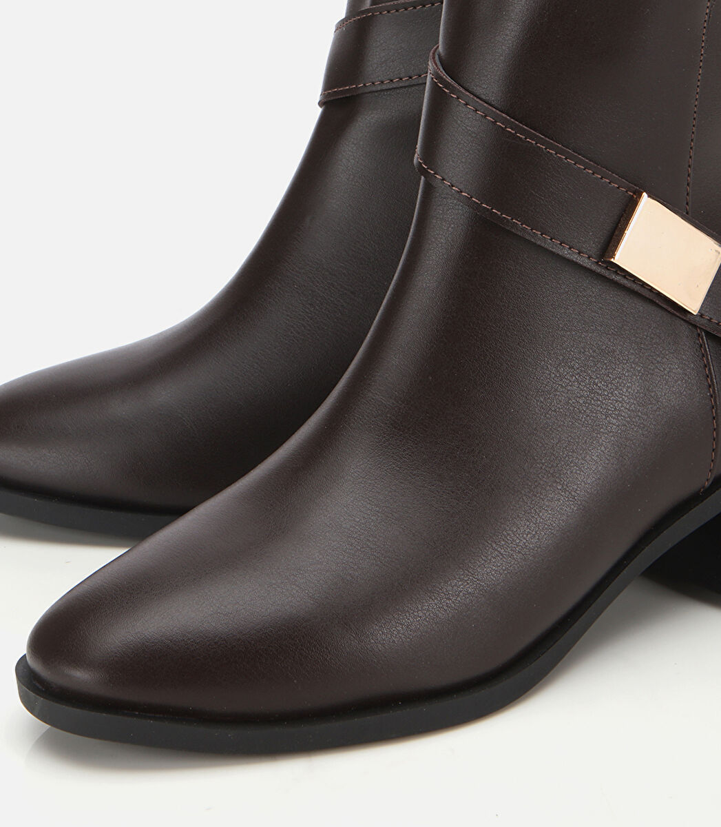 Kadın Kahverengi Metal Detaylı Bilekte Düz Bot