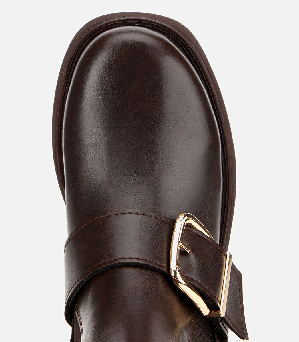 Kadın Kahverengi Lastik Detaylı Tokalı Kalın Tabanlı Düz Bot