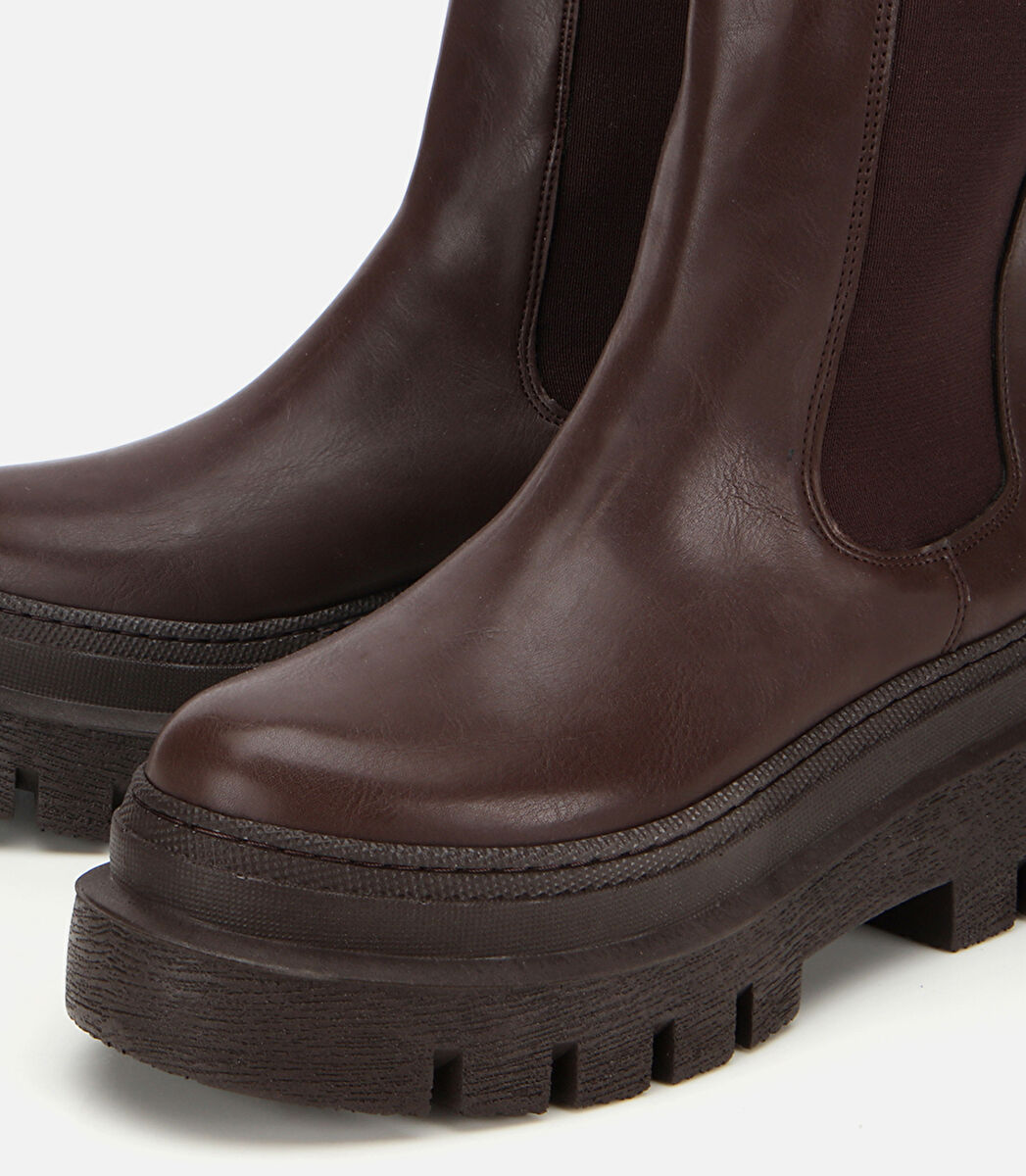 Kadın Kahverengi Lastik Detaylı Kalın Tabanlı Düz Bot