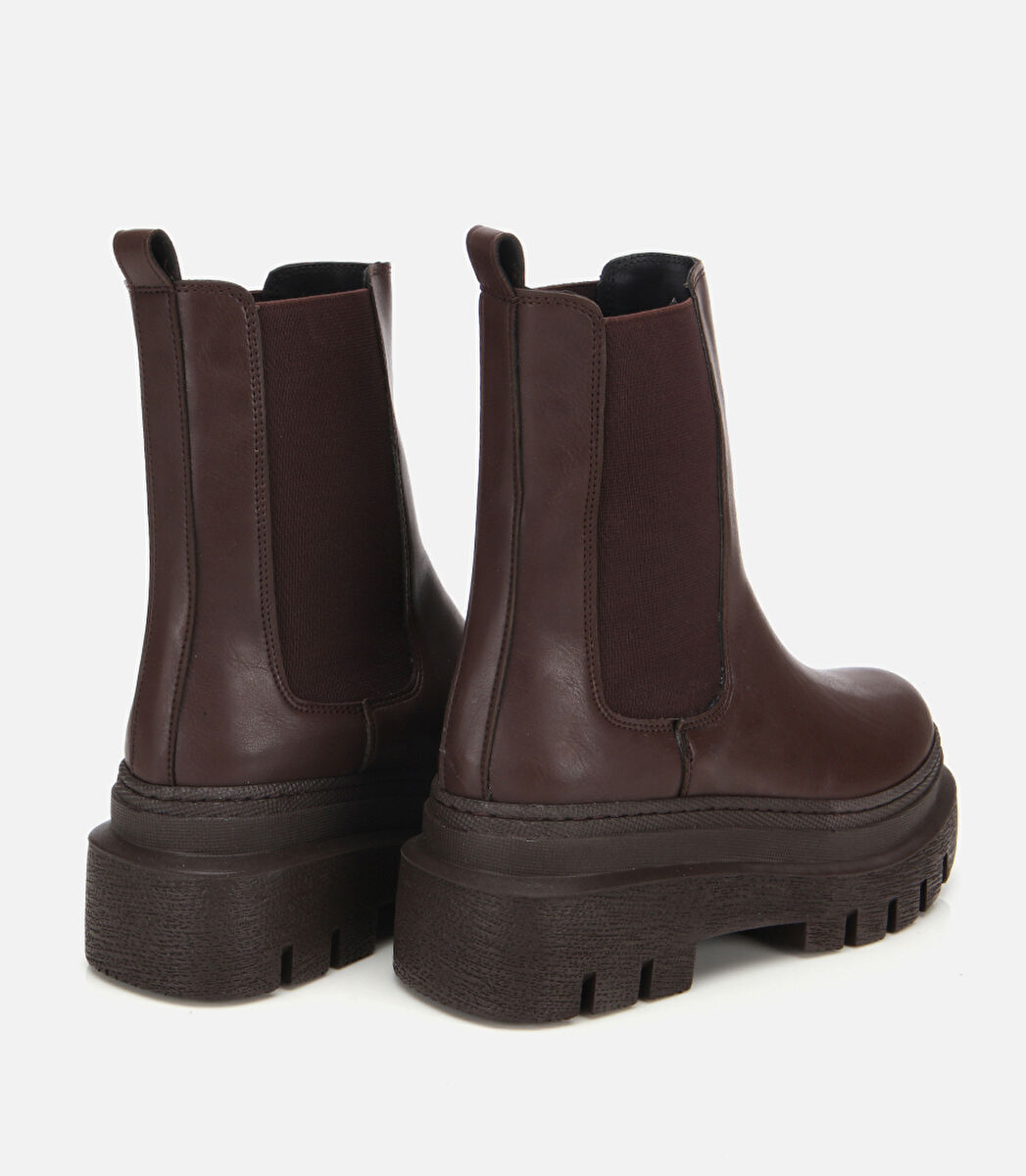 Kadın Kahverengi Lastik Detaylı Kalın Tabanlı Düz Bot