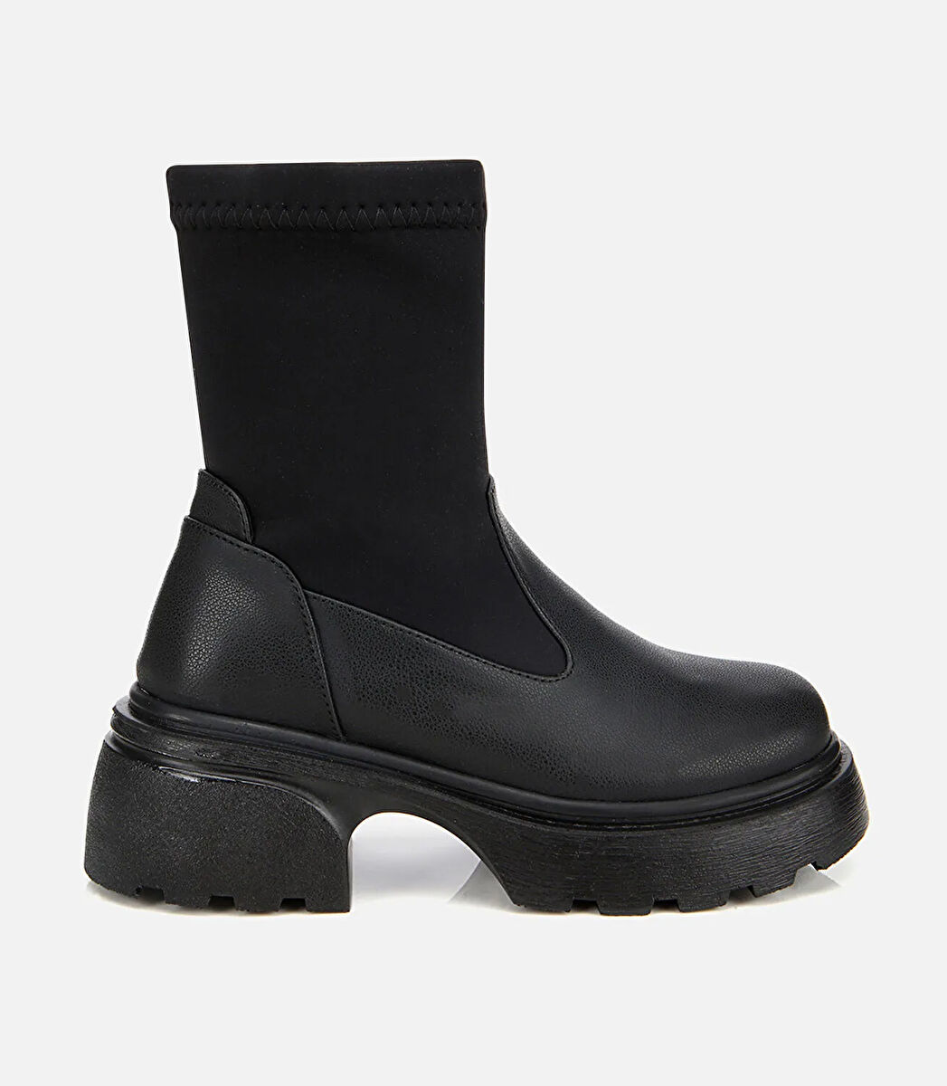 Kadın Siyah Streç Kalın Tabanlı Bilekte Düz Bot