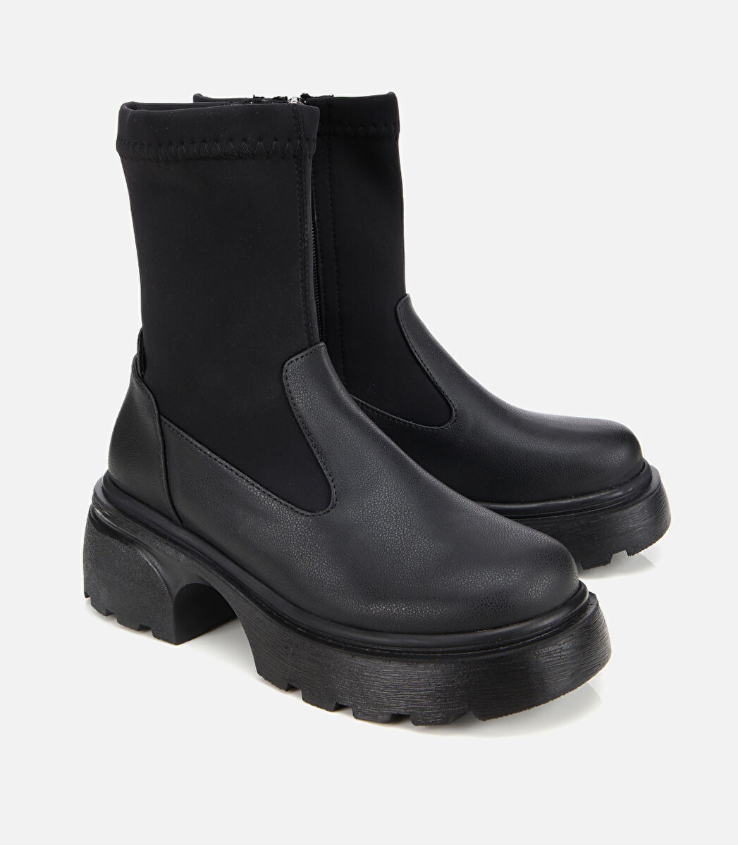 Kadın Siyah Streç Kalın Tabanlı Bilekte Düz Bot