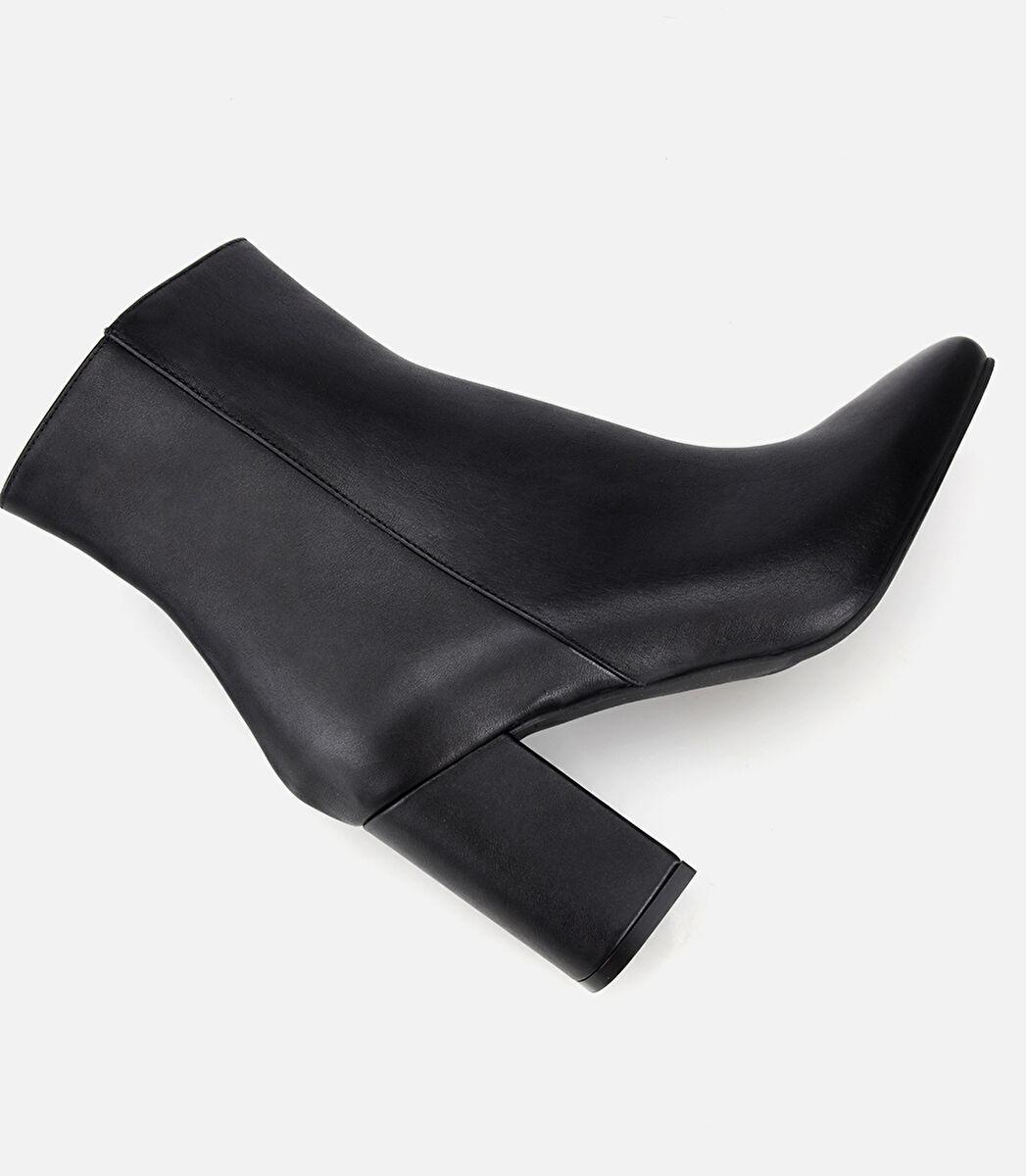 Kadın Deri Siyah Küt Burunlu Topuklu Bot